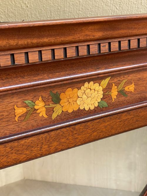 GEORGIAN STYLE MAHOGANY CORNER CUPBOARD - ADDITIONAL PHOTO 1