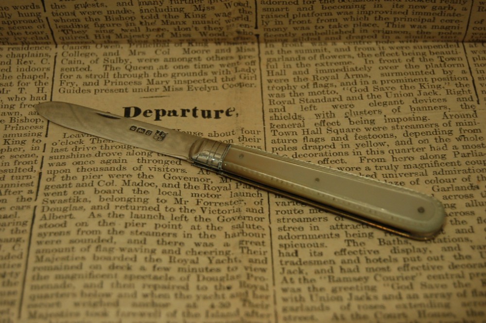 Edward VII Silver & Mother of Pearl Fruit Knife