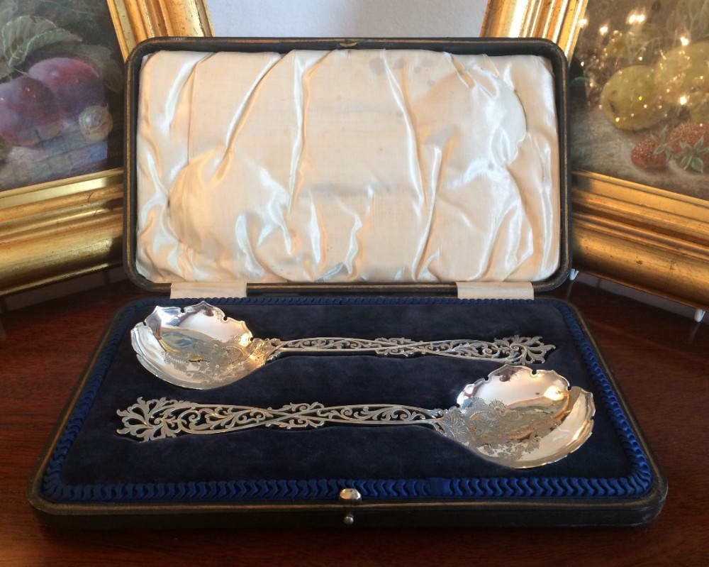 Pair of Edwardian Silver Spoons, hallmarked Sheffield 1907
