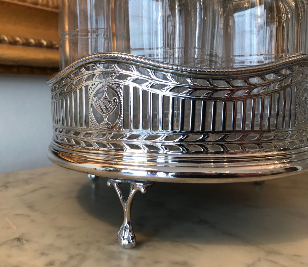 George III solid silver cruet set, hallmarked London 1779 by John Schofield  View IV