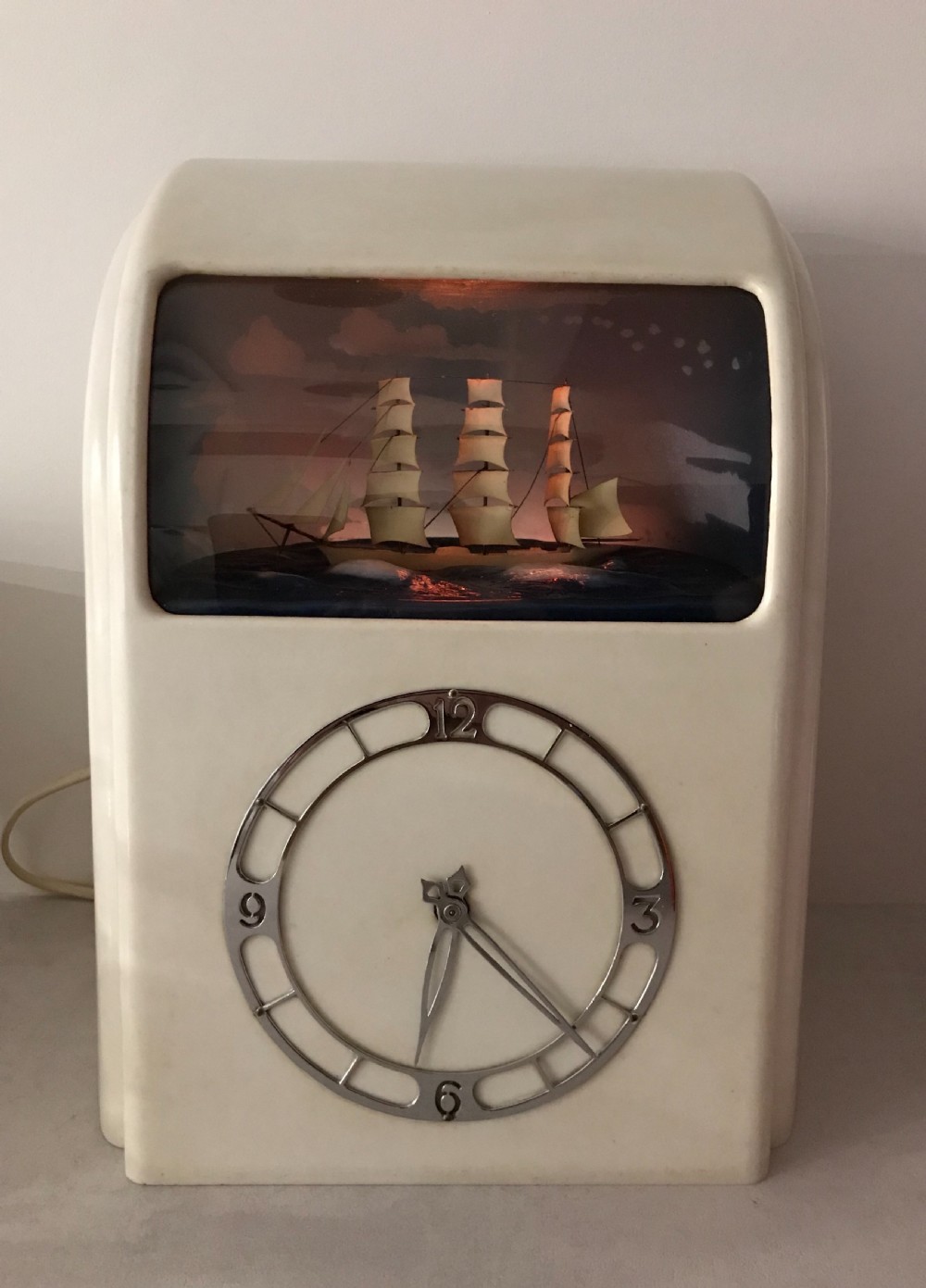 Art Deco Vitascope Clock View VIII