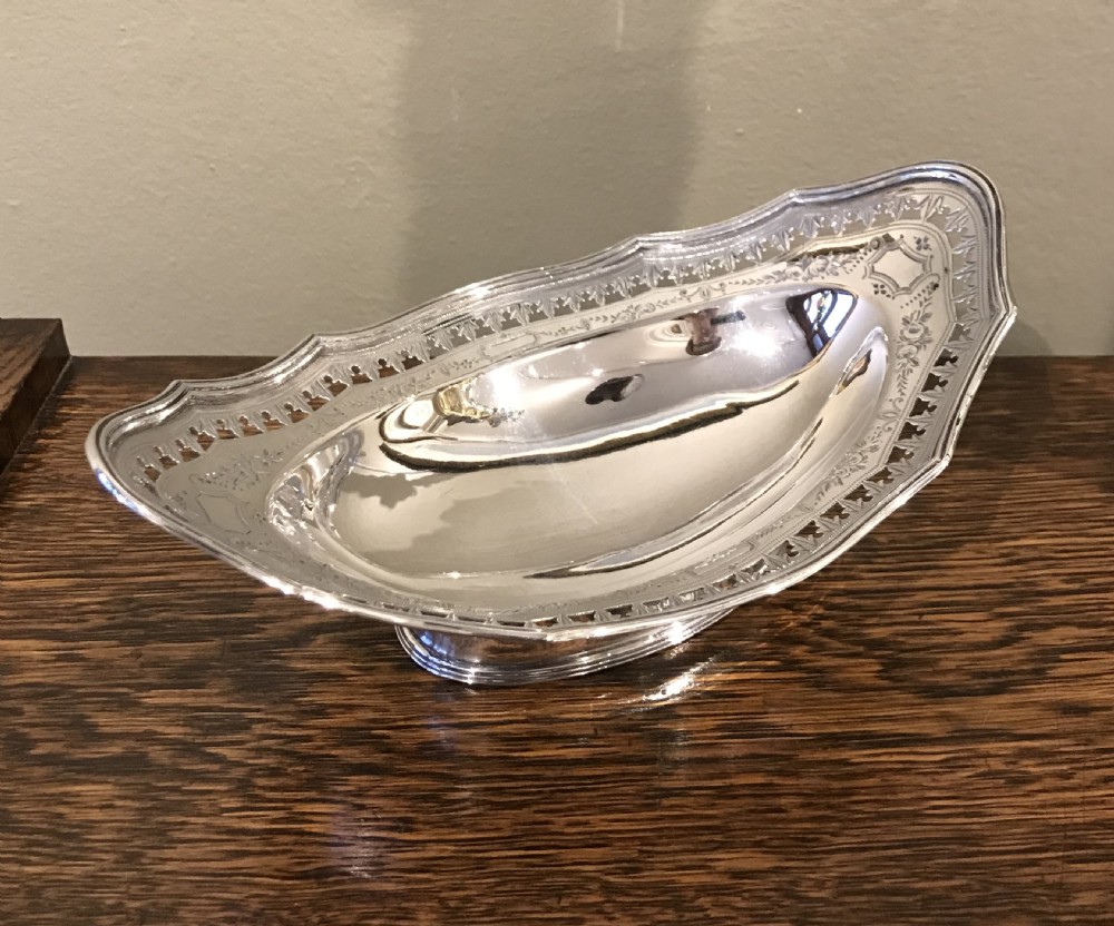 Attractive George III Style Silver Bon Bon Dish, 1891 View V