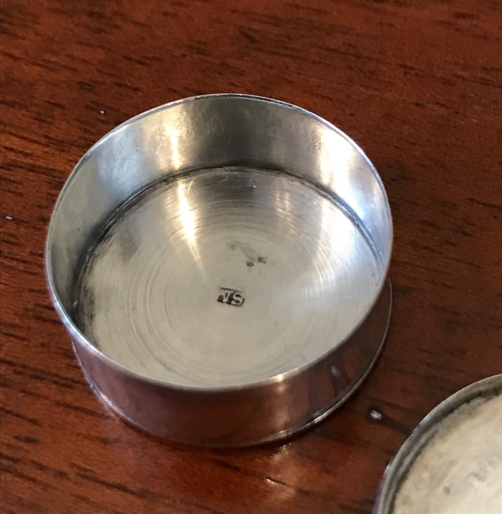 George III Silver Patch or Pill Box, circa 1780 by Samuel Meriton II.  View V