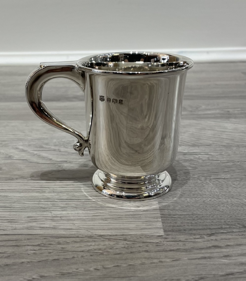 George V solid silver quarter pint tankard, Hallmarked Birmingham 1923 by William Neale & Son Ltd