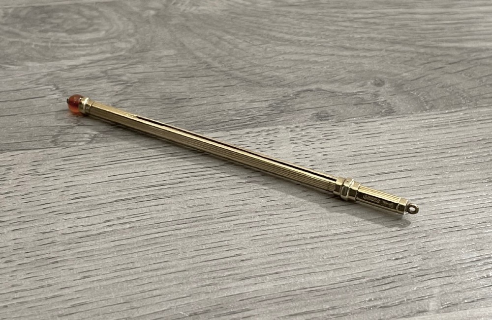 A good 9ct Gold Cocktail Stirrer Swizzle Stick View V