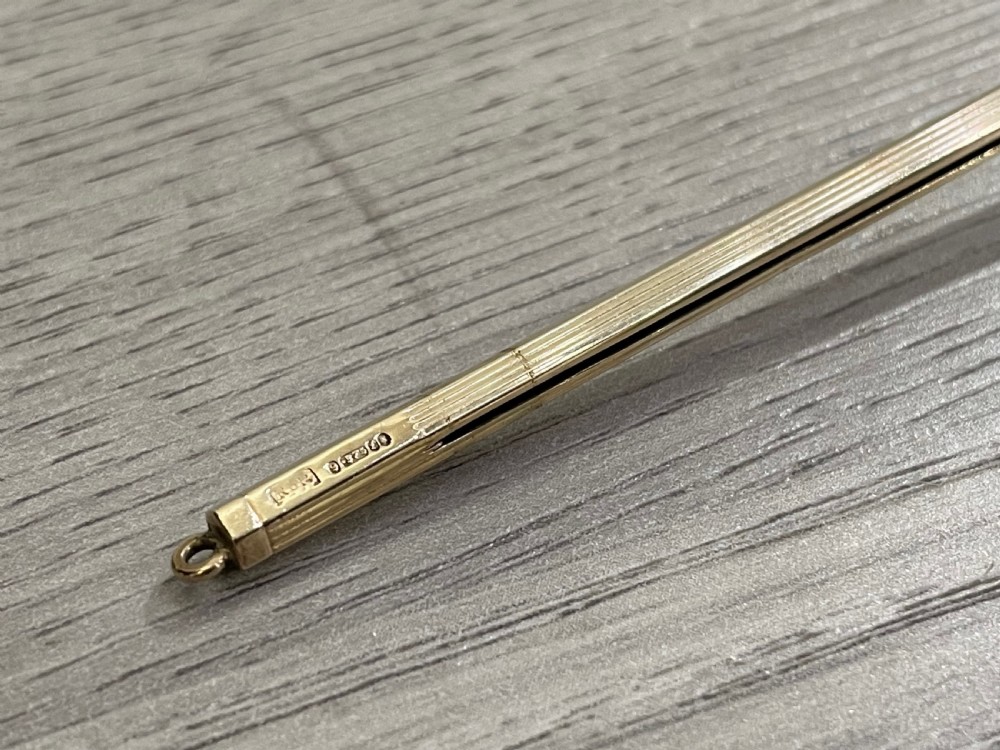 A good 9ct Gold Cocktail Stirrer Swizzle Stick View VI