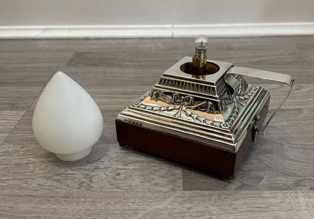 Rare 1930s silver ‘go to bed’ lamp torch View V