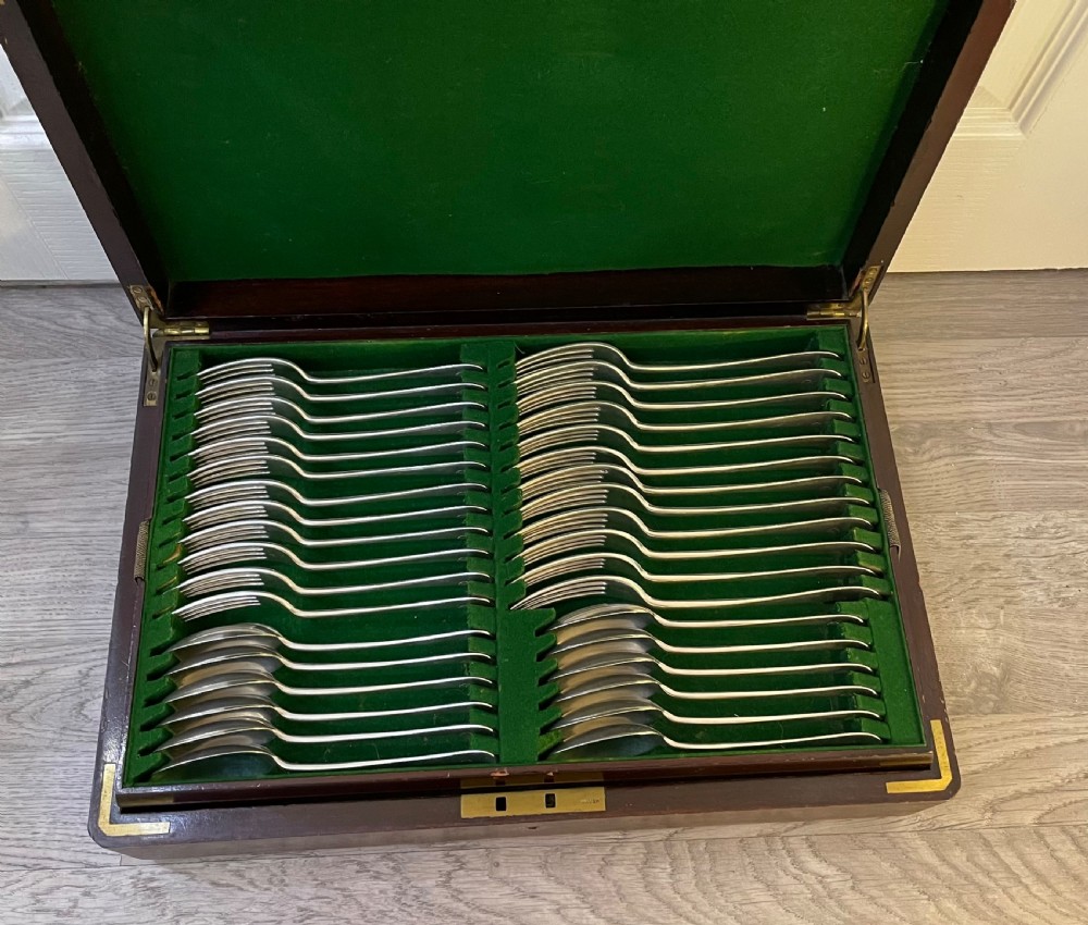 George V Solid Silver Canteen for Twelve People View VIII