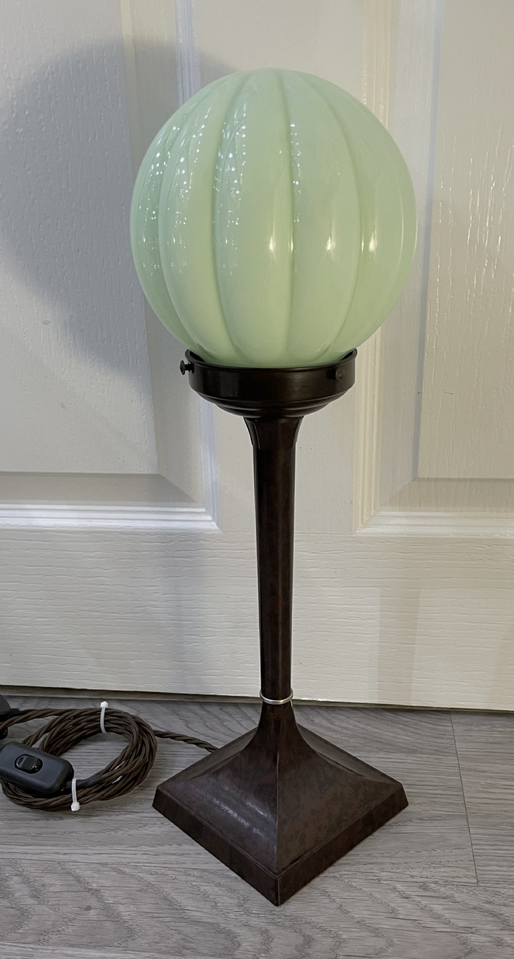 Stylish Art Deco Bakelite Table Lamp