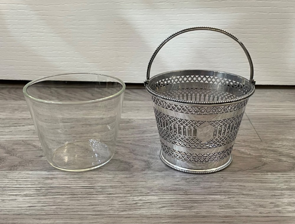 Quality George V Solid Silver Swing Handle Basket, hallmarked London 1911 View III