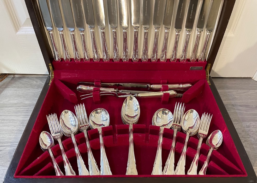 Solid Silver Canteen for Eight Persons, by Walker & Hall View III