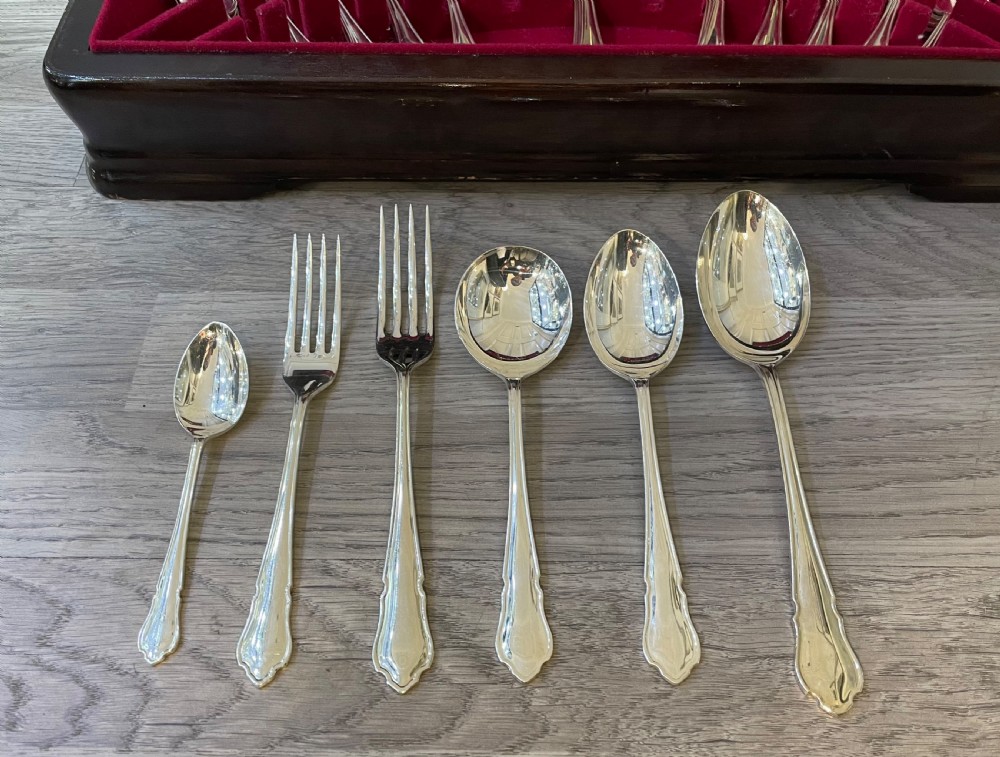Solid Silver Canteen for Eight Persons, by Walker & Hall View IV