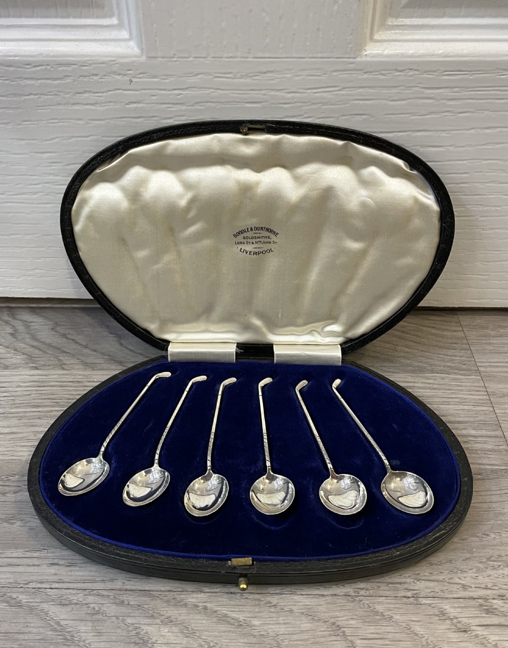Novelty Set Silver Teaspoons, Golf Clubs, by Levi & Salaman, Birmingham 1922 View IV