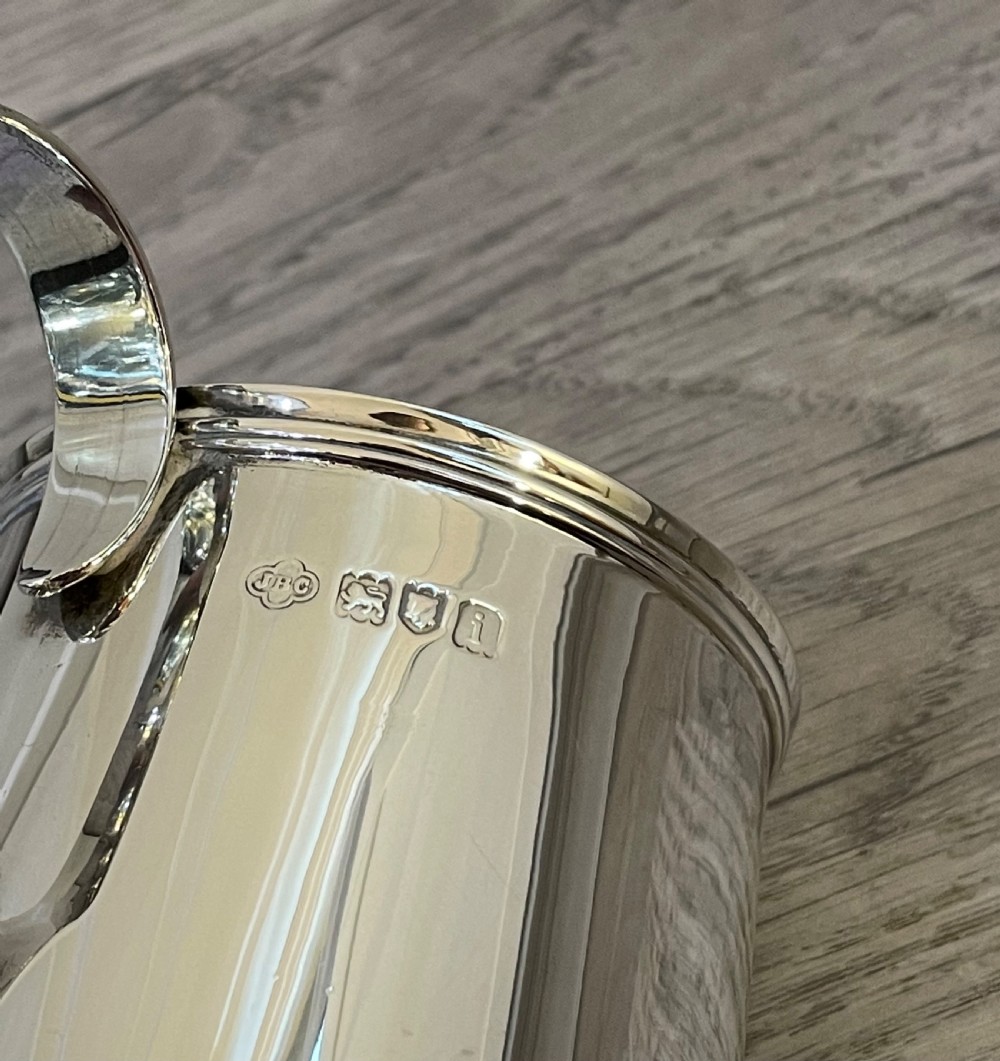 Heavy Edwardian solid silver half pint tankard mug by Carrington & Co, London View V