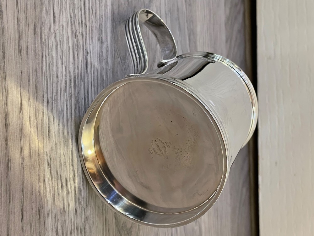 Heavy Edwardian solid silver half pint tankard mug by Carrington & Co, London View IX