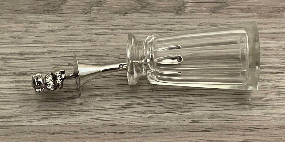 Late Victorian Silver Cayenne Pepper Bottle & Spoon, 1900 View VII