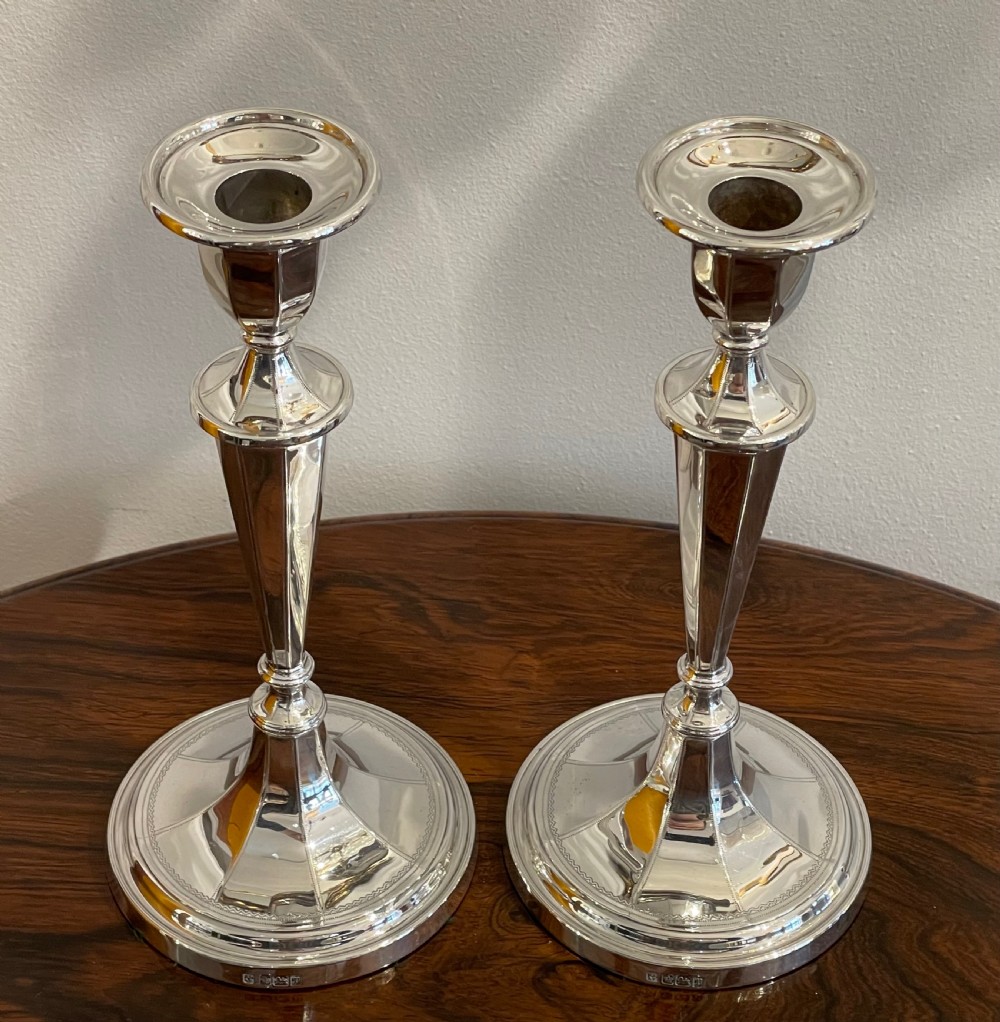 Good Pair of Edwardian Solid Silver Candlesticks, 1907 View VI