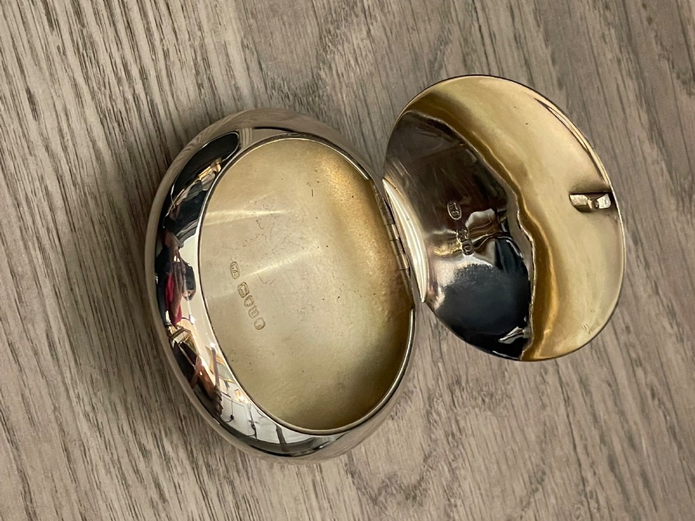 Victorian Solid Silver Pebble Shaped Snuff Tobacco Box View IV