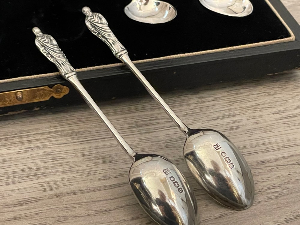 Set of 12 George V Solid Silver Apostle Spoons View IV