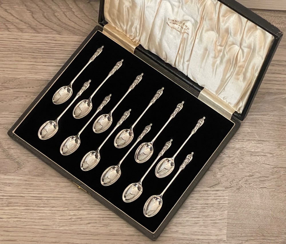 Set of 12 George V Solid Silver Apostle Spoons View VII