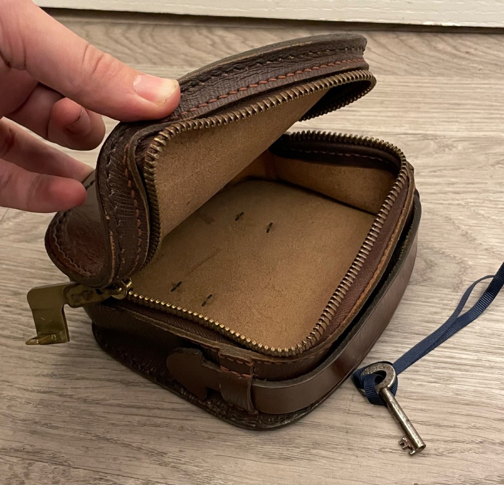 District Bank Leather Night Safe Bag View IV