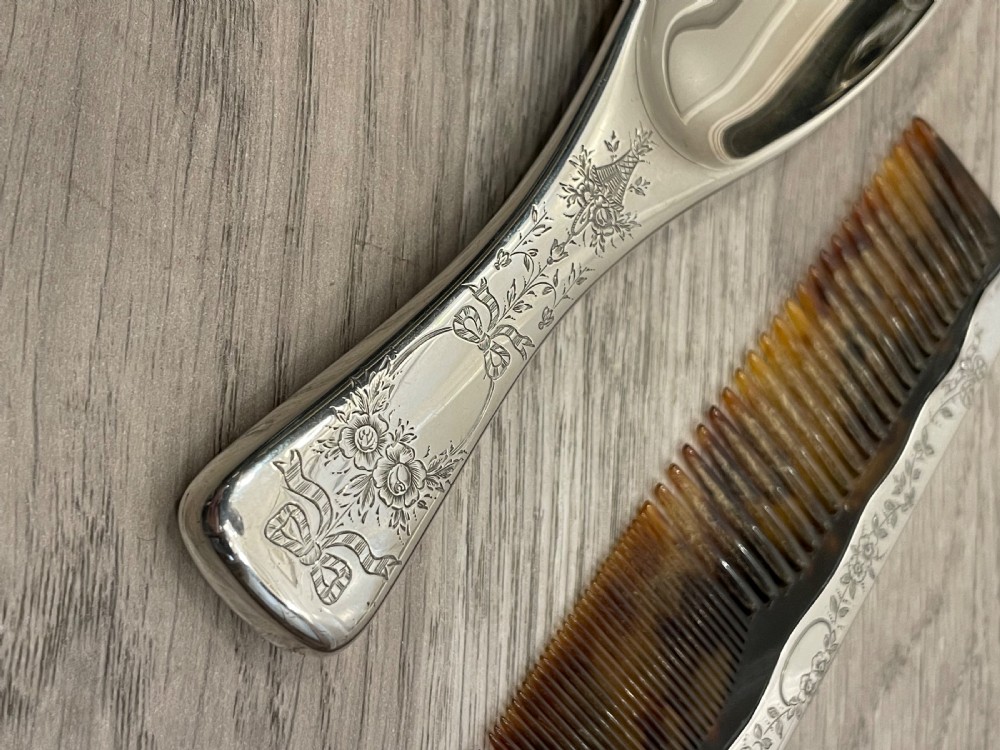 Solid Silver Shoe Horn and Comb View III