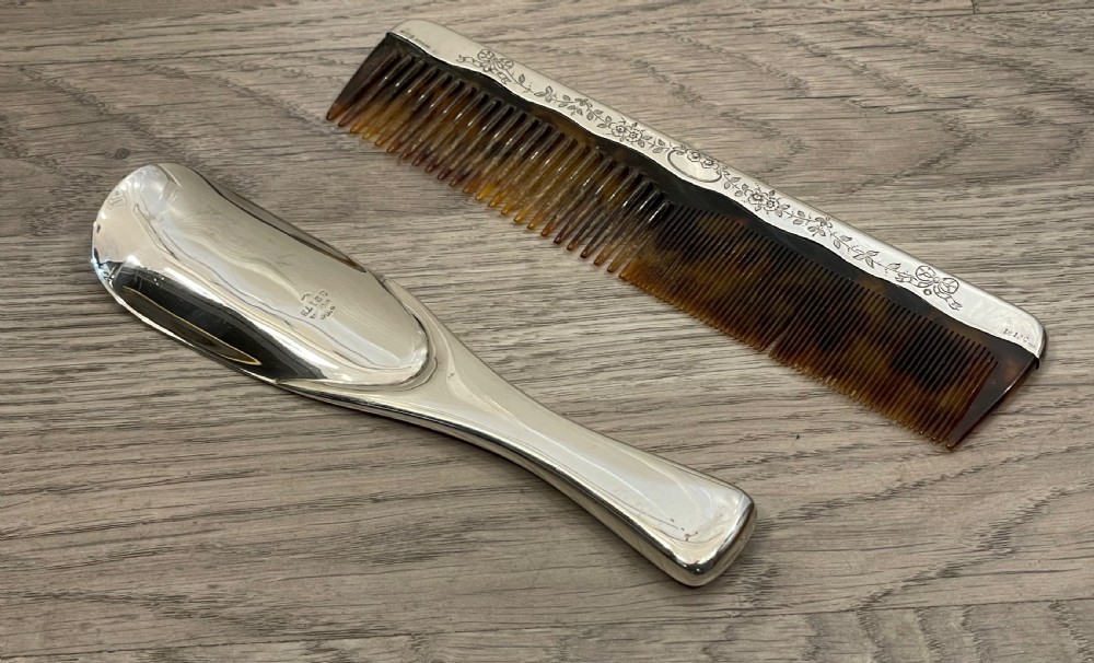 Solid Silver Shoe Horn and Comb View V