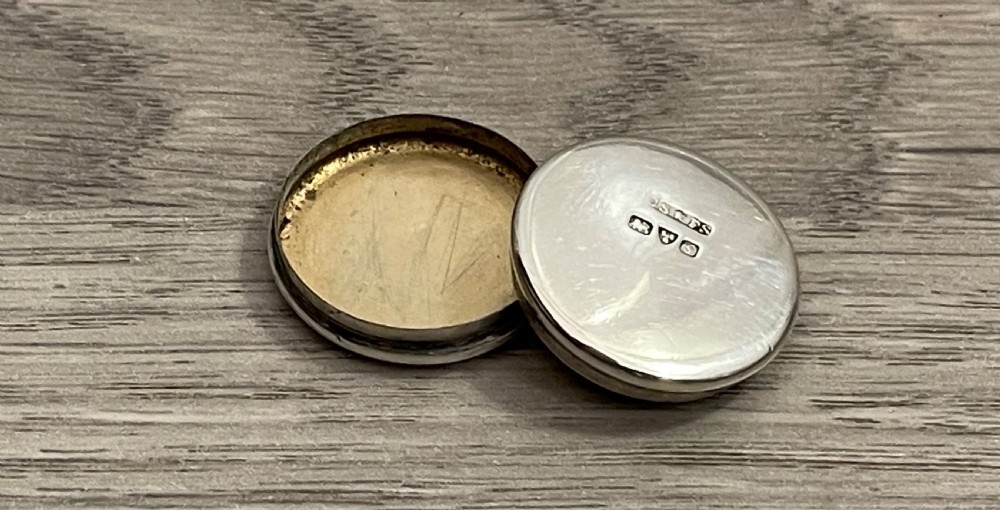 Good Edwardian Silver Pill Box, Chester  View II