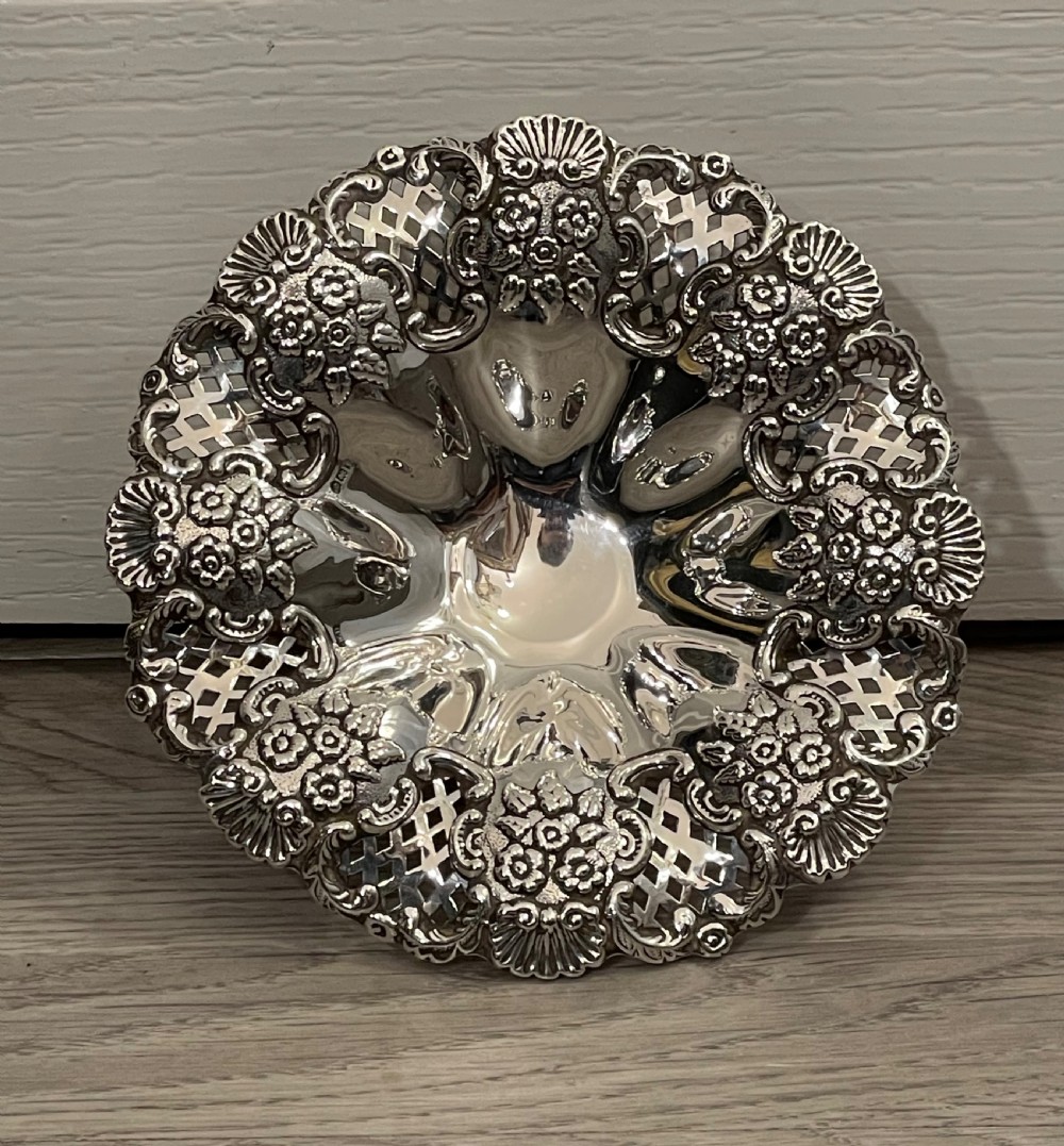 Edwardian Solid Silver Pedestal Basket, 1905 View VI