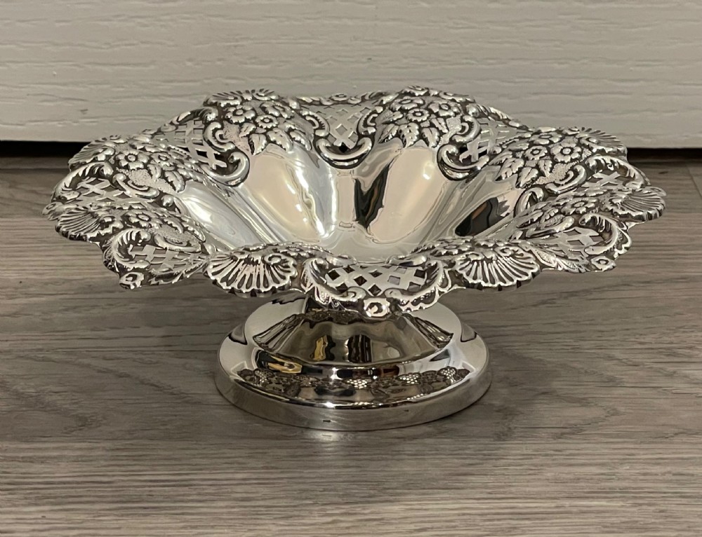 Edwardian Solid Silver Pedestal Basket, 1905 View VII
