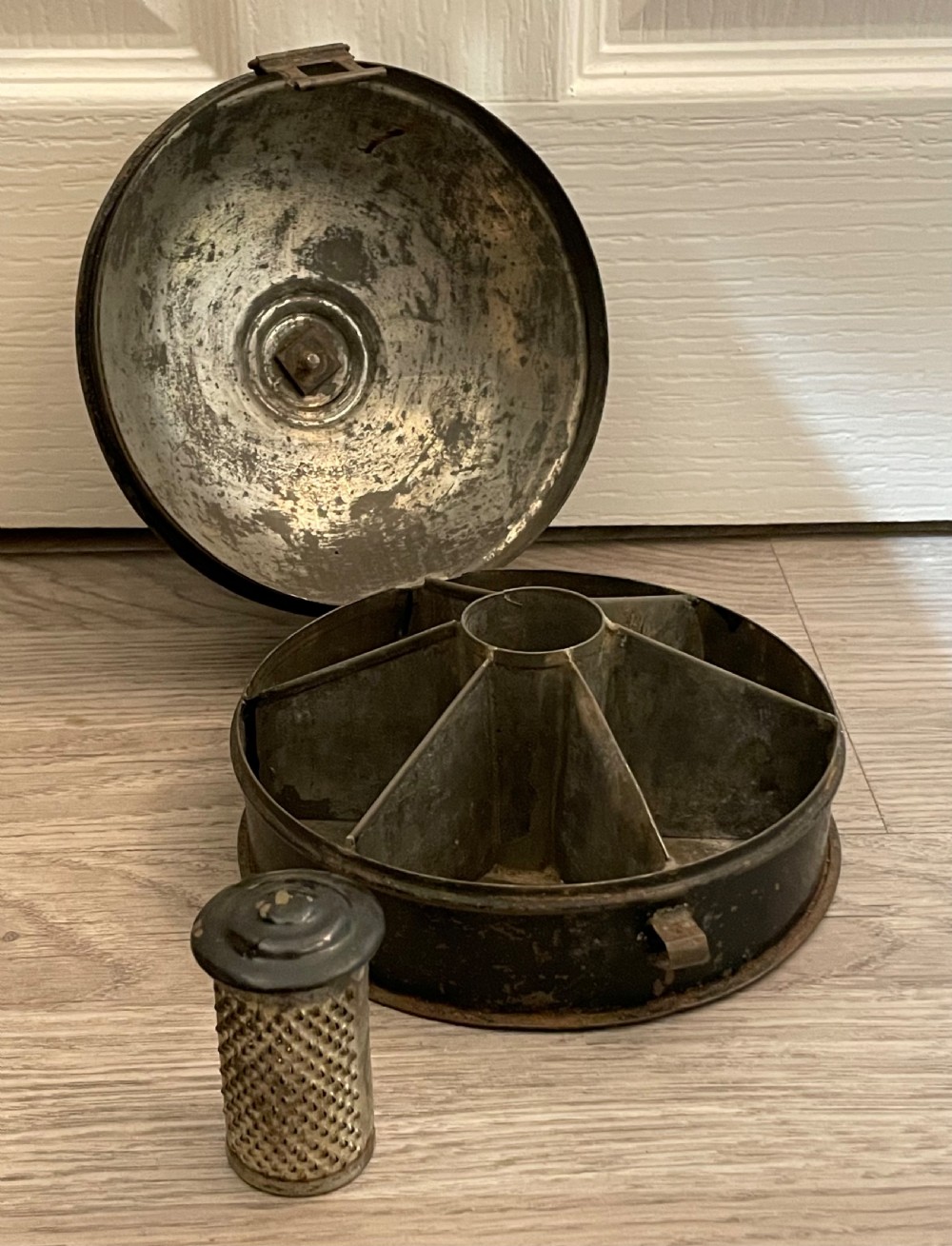 19th Century Toleware Spice Tin View VII