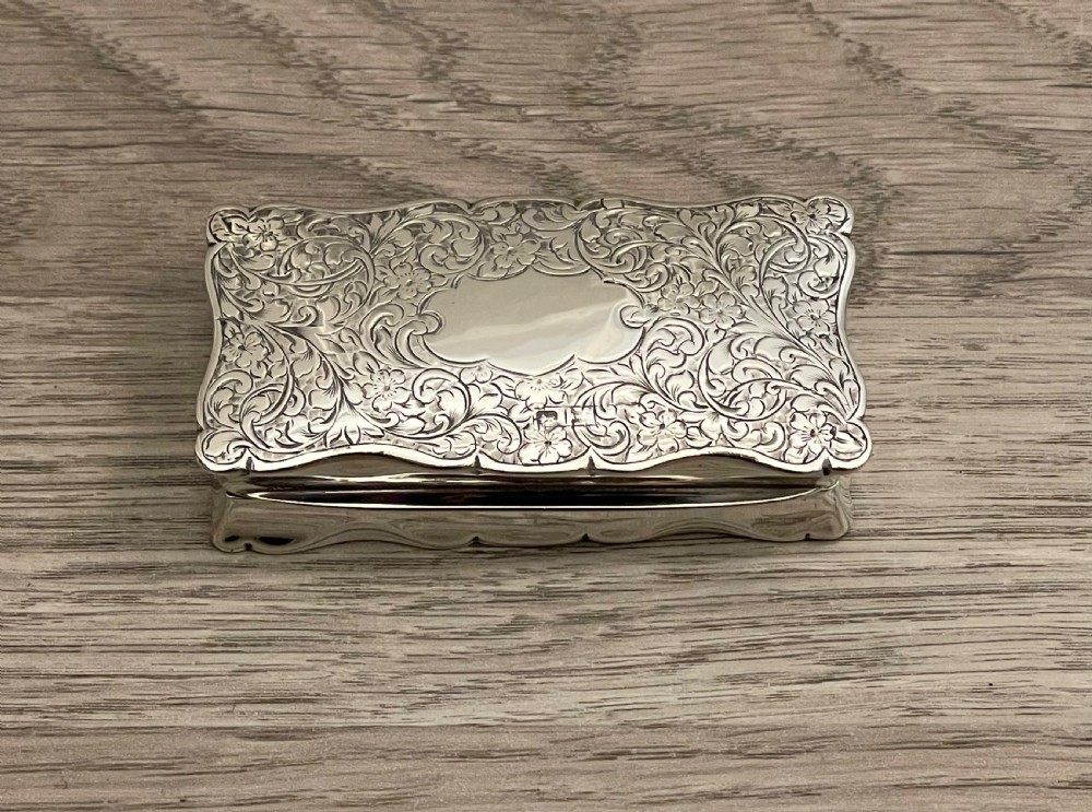 Edwardian Solid Silver Snuff Box by Walker & Hall