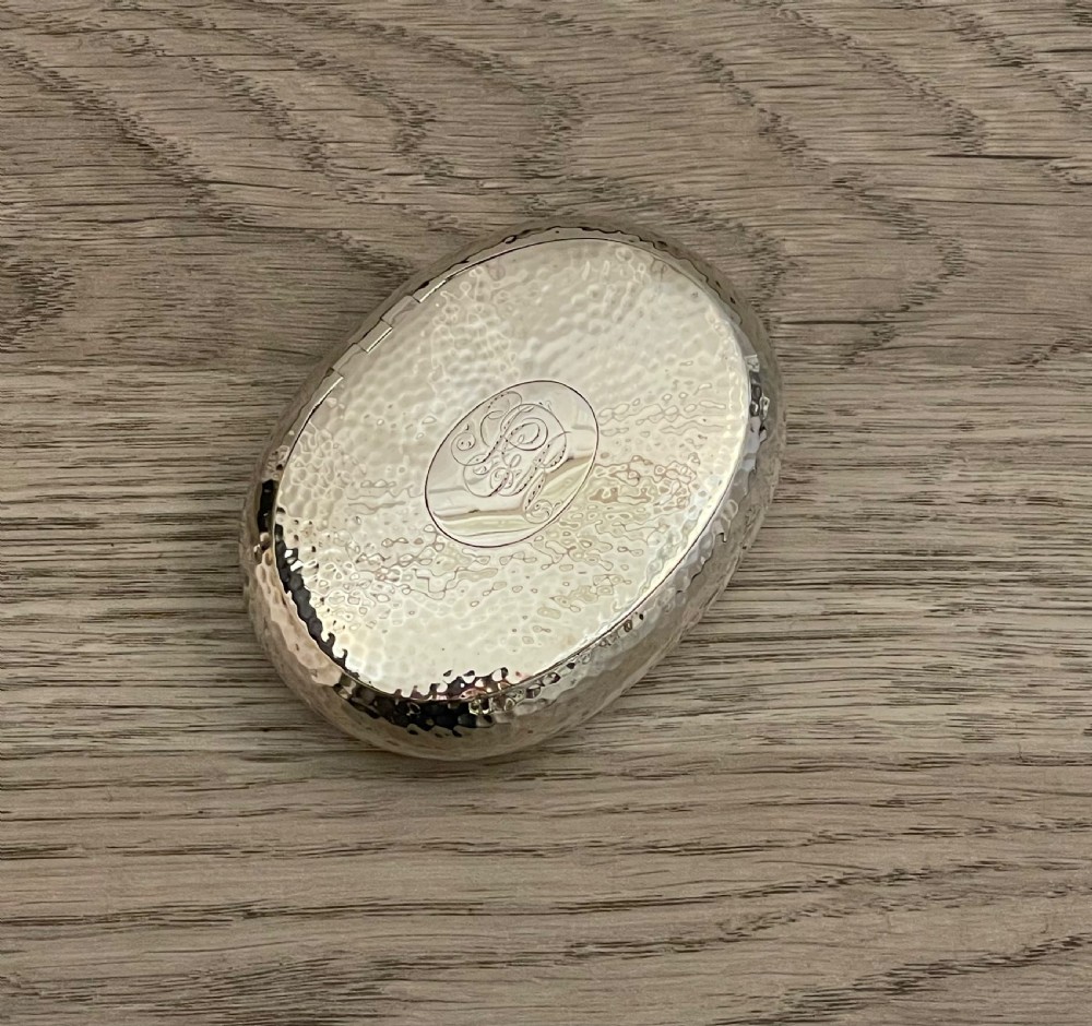 Late Victorian Planished Pebble Snuff Box by George Unite View III