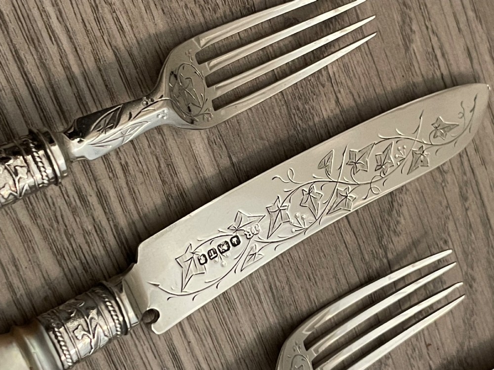 Set of Four Victorian Silver and Mother of Pearl Dessert Knives and Forks, 1886 View III