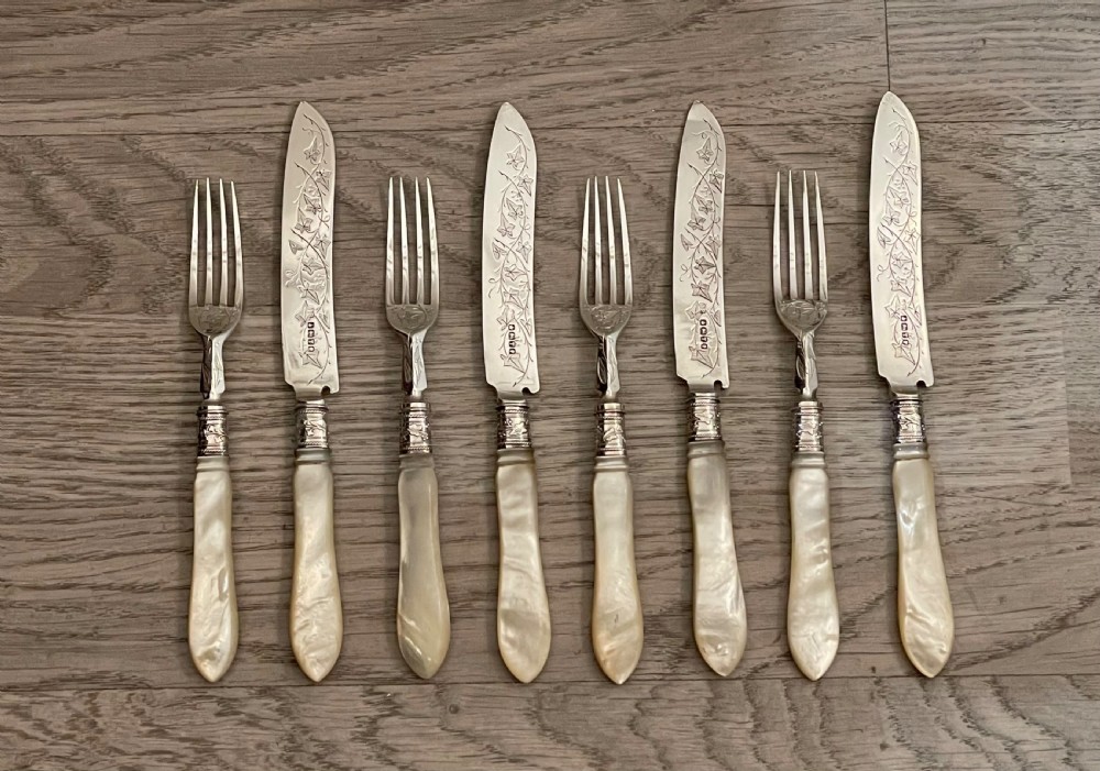 Set of Four Victorian Silver and Mother of Pearl Dessert Knives and Forks, 1886 View V