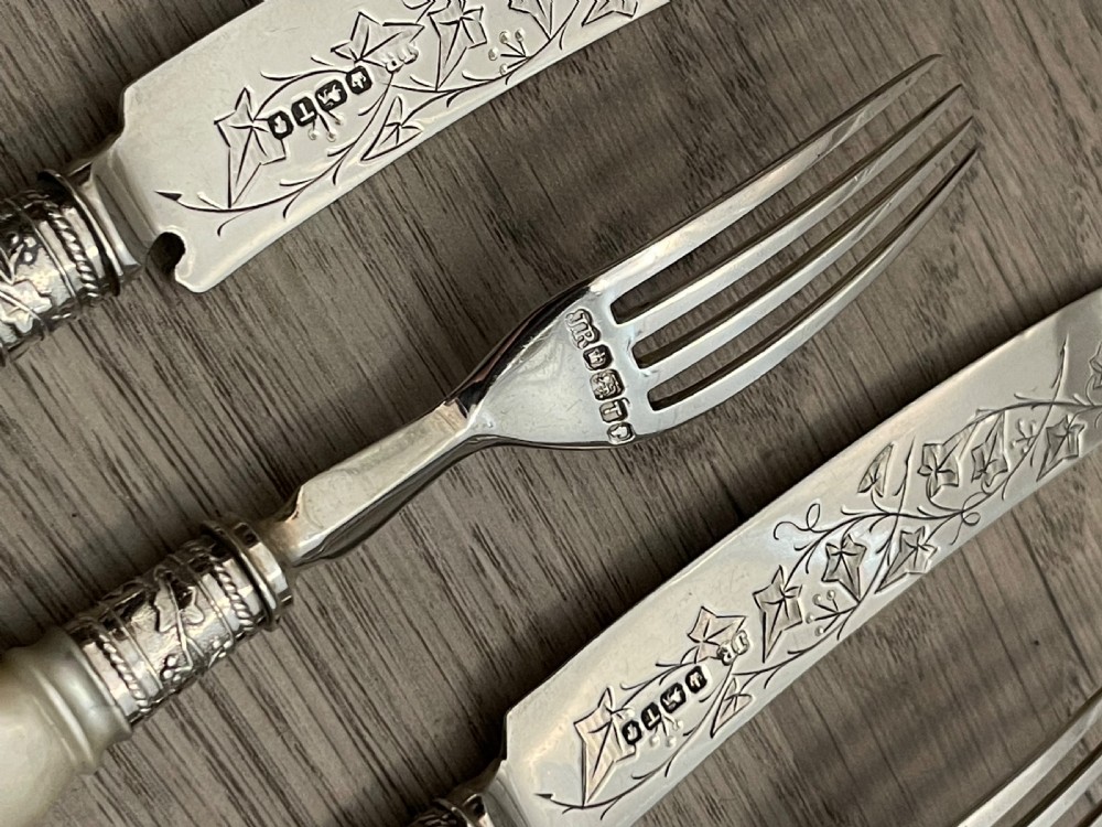 Set of Four Victorian Silver and Mother of Pearl Dessert Knives and Forks, 1886 View VII