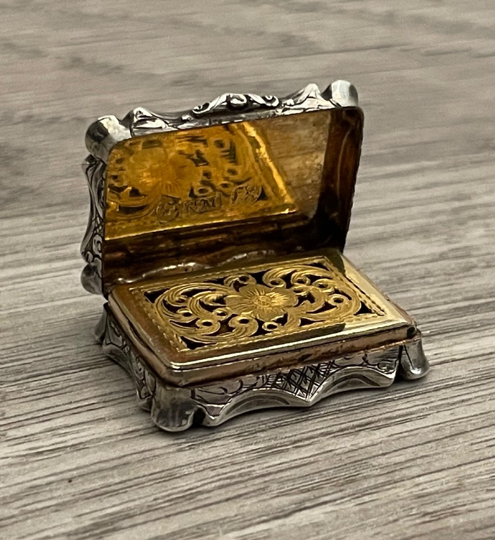 Beautiful Victorian Solid Silver Viniagrette by Nathaniel Mills View V