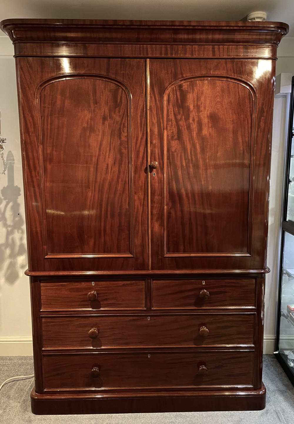 Superb Victorian Heal & Sons Mahogany
Linen Press