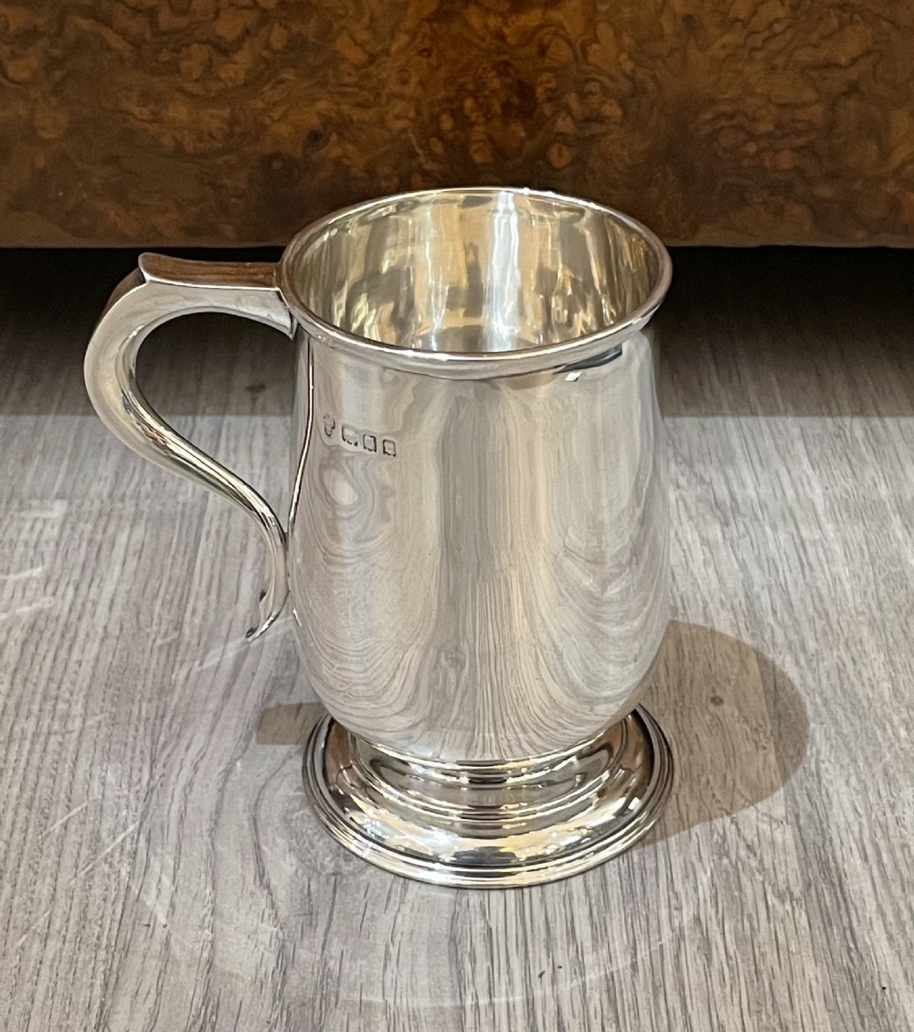 George V Solid Silver Half Pint Tankard