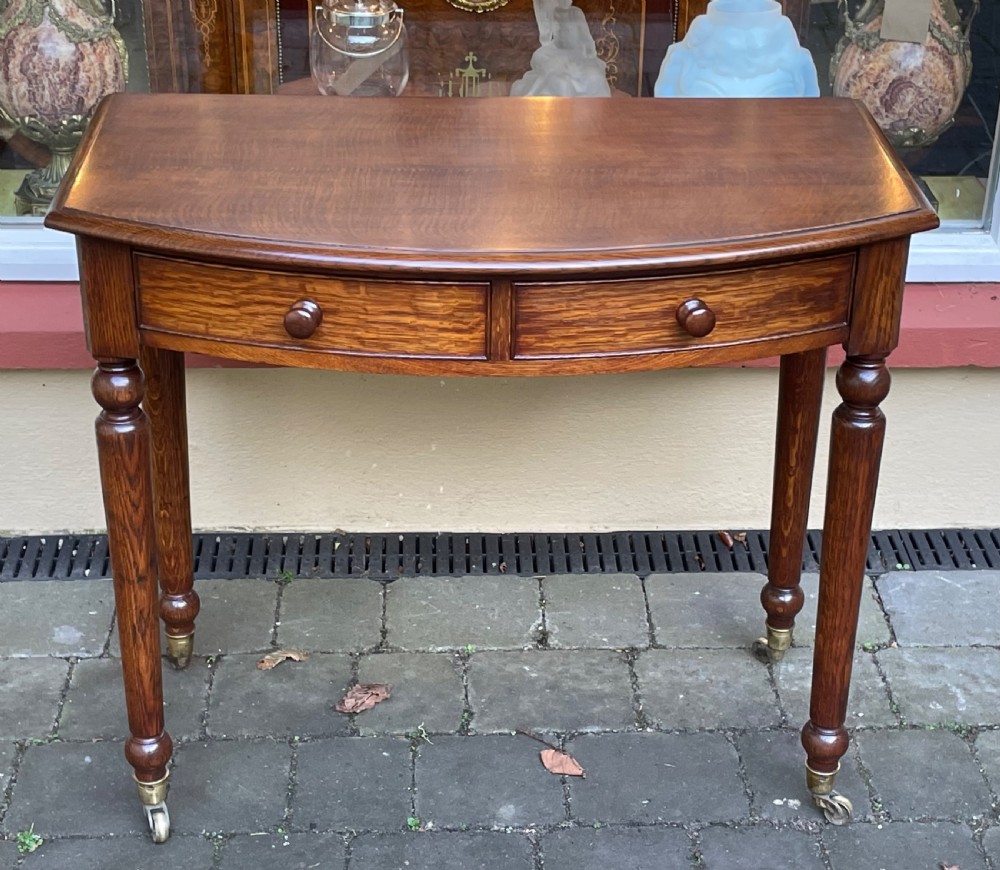 Good 19th Century Oak Bow Fronted Side Table