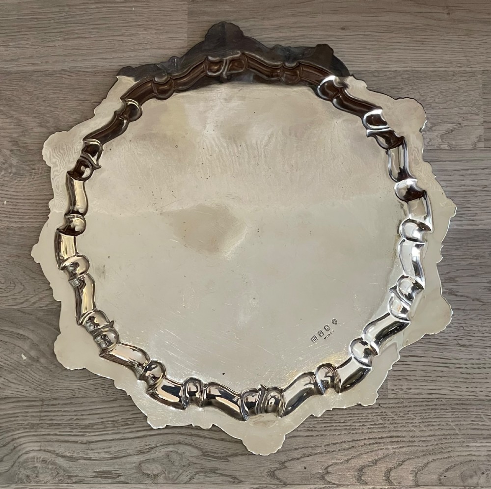 Irish Silver Salver Tray, Dublin, 1907 with crest for Young Family Press Through 661 g View III