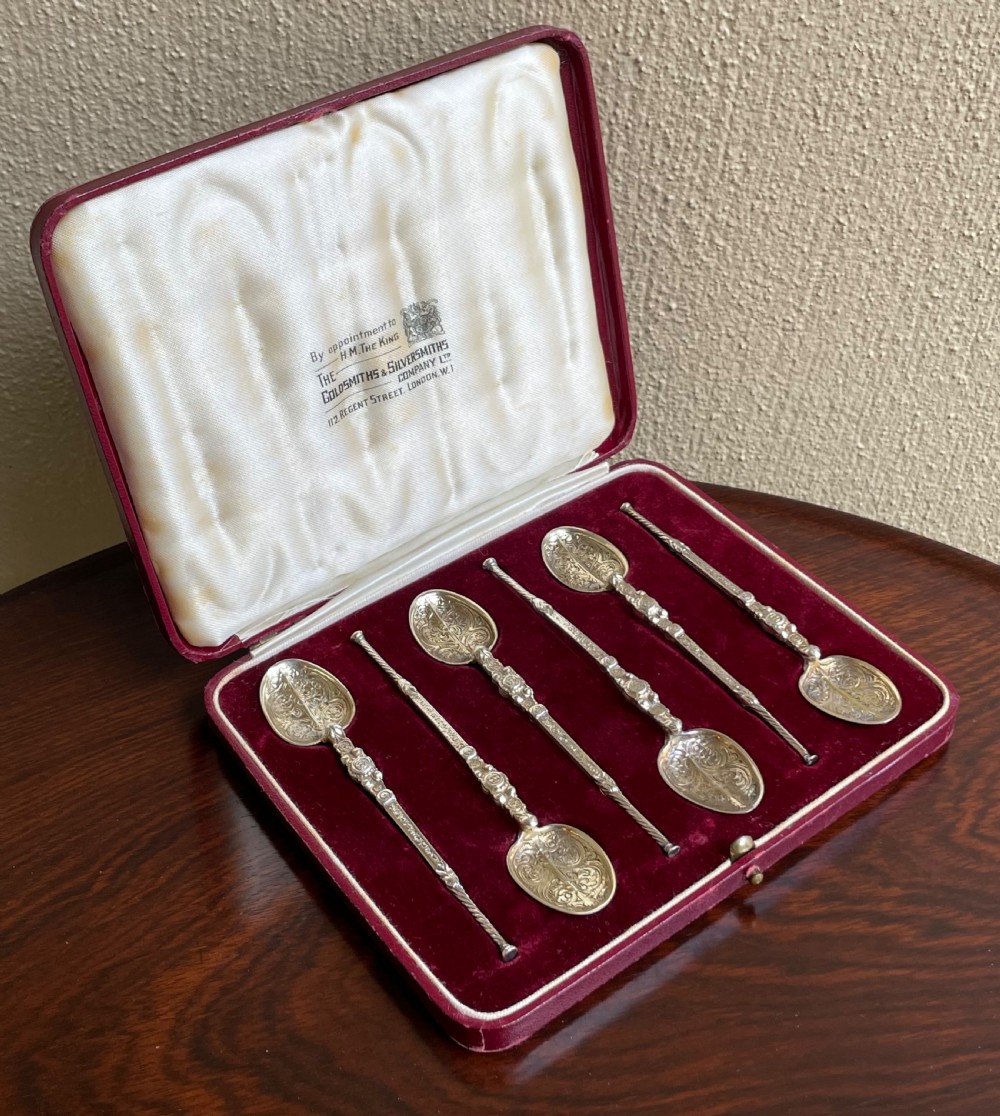 Set of Six Silver Gilt Anointing Spoons London 1936 View II