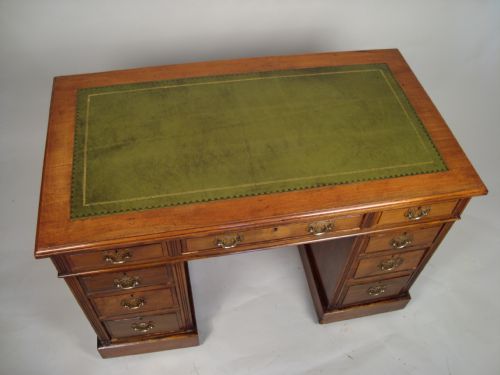 A HANDSOME EDWARDIAN TWIN PEDESTAL DESK - ADDITIONAL PHOTO 2