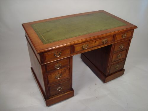 A HANDSOME EDWARDIAN TWIN PEDESTAL DESK - ADDITIONAL PHOTO 5