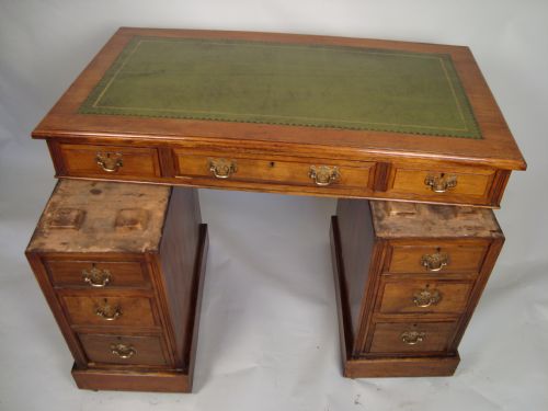 A HANDSOME EDWARDIAN TWIN PEDESTAL DESK - ADDITIONAL PHOTO 8