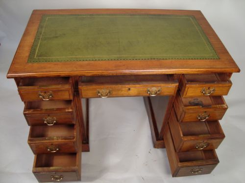 A HANDSOME EDWARDIAN TWIN PEDESTAL DESK - ADDITIONAL PHOTO 7