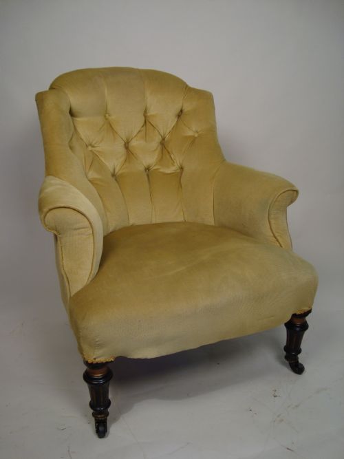a victorian button back nursing chair - CATEGORY: ANTIQUE CHAIRS - DATED VICTORIAN