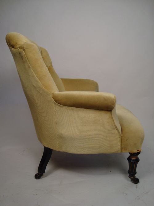 A VICTORIAN BUTTON BACK NURSING CHAIR - ADDITIONAL PHOTO 3