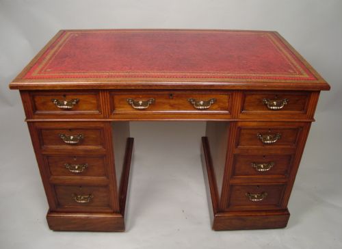 A VERY HANDSOME EDWARDIAN WALNUT PEDESTAL DESK - ADDITIONAL PHOTO 1