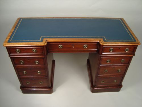 an attractive victorian breakfront pedestal desk - CATEGORY: ANTIQUE DESKS - DATED VICTORIAN